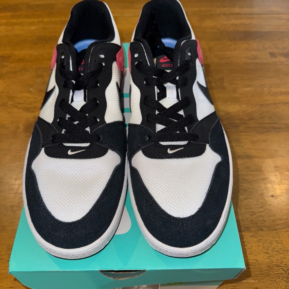 Nike Mens SB Alleyoop Suede Mesh Shoes White Black Red 10.5 CJ0882 102 New Box
